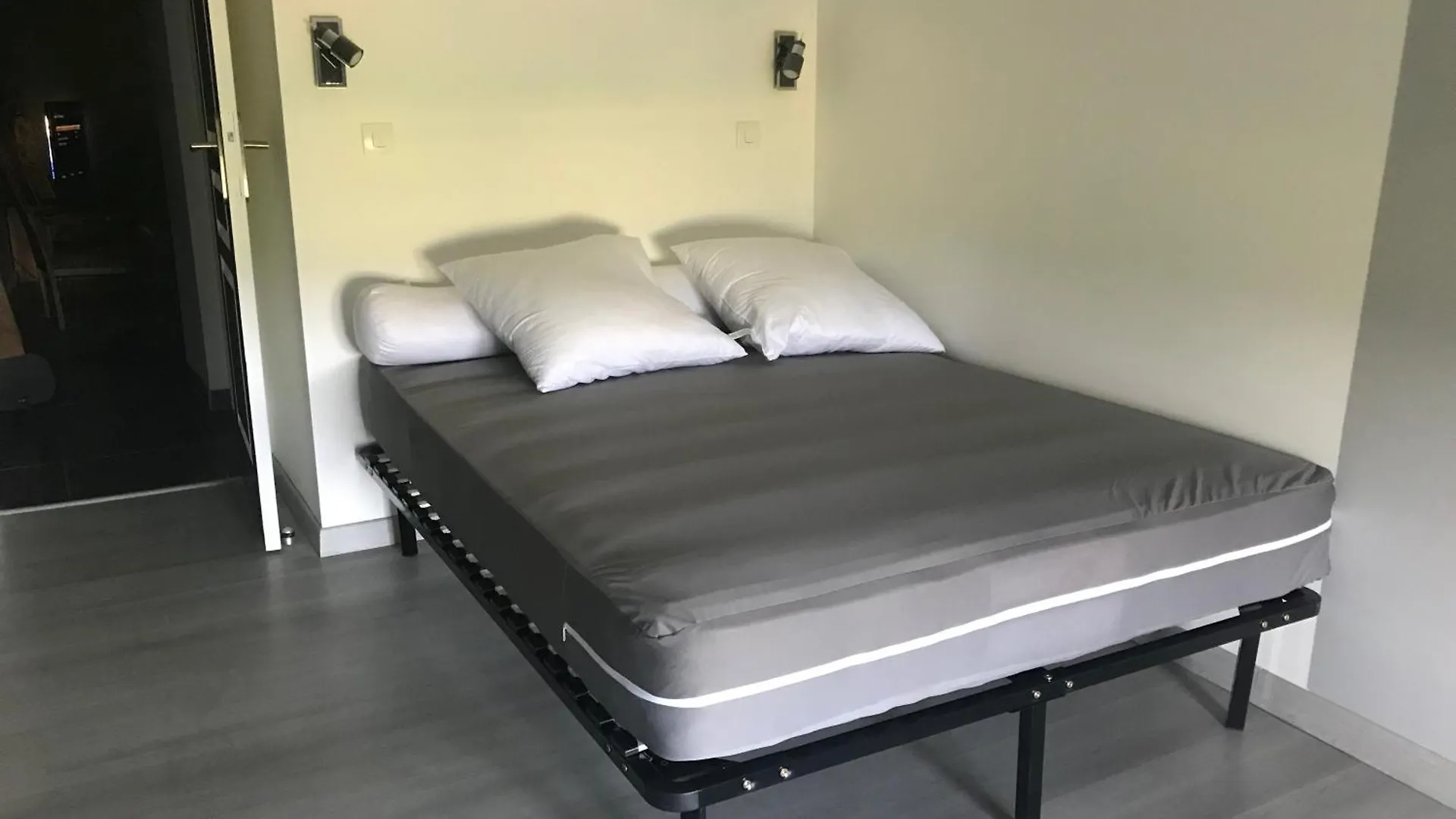 Gite 10 Personnes Ardeche Jacuzzi Saint-Apollinaire-de-Rias France
