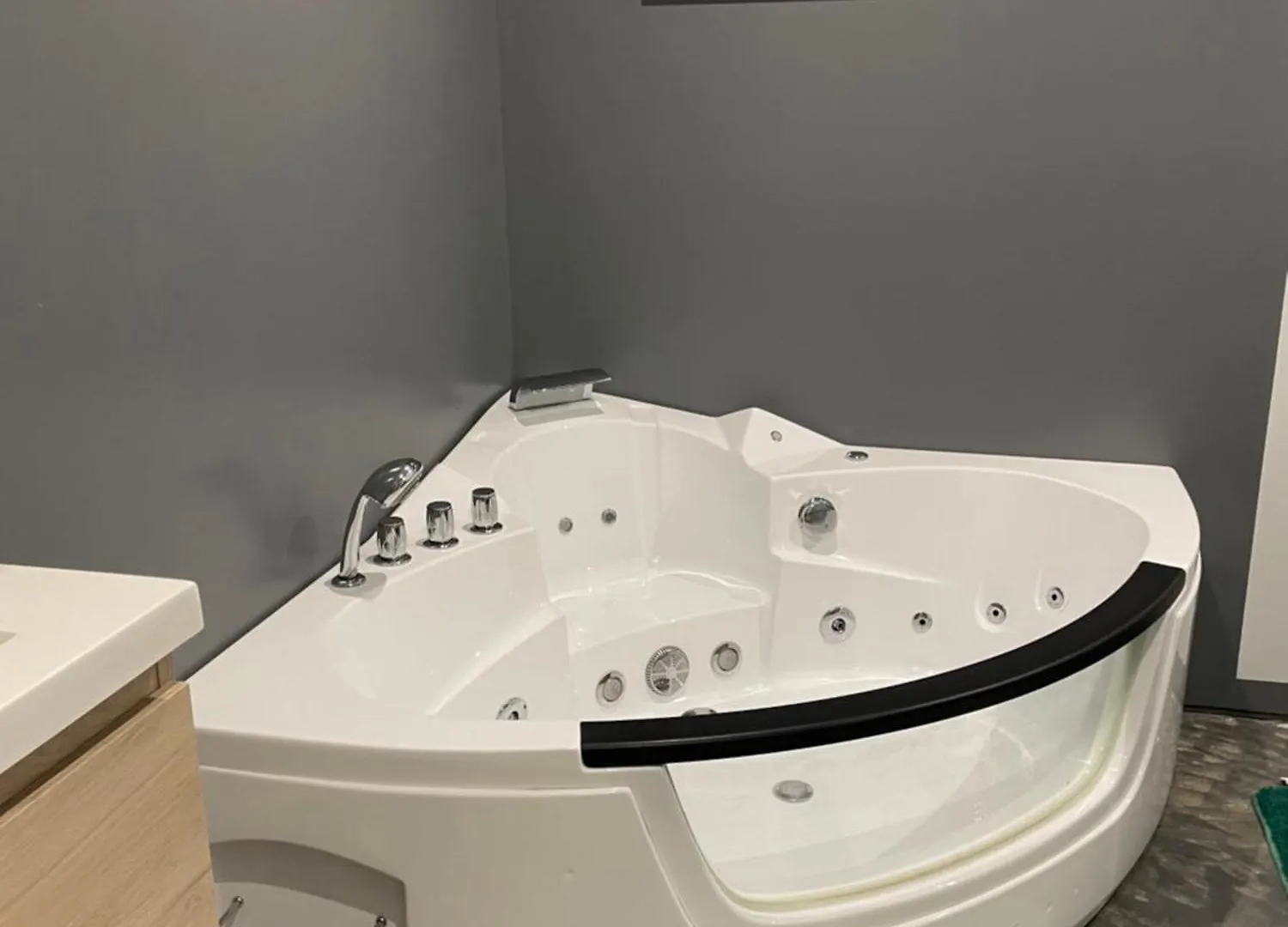 Gite 10 Personnes Ardeche Jacuzzi Saint-Apollinaire-de-Rias France
