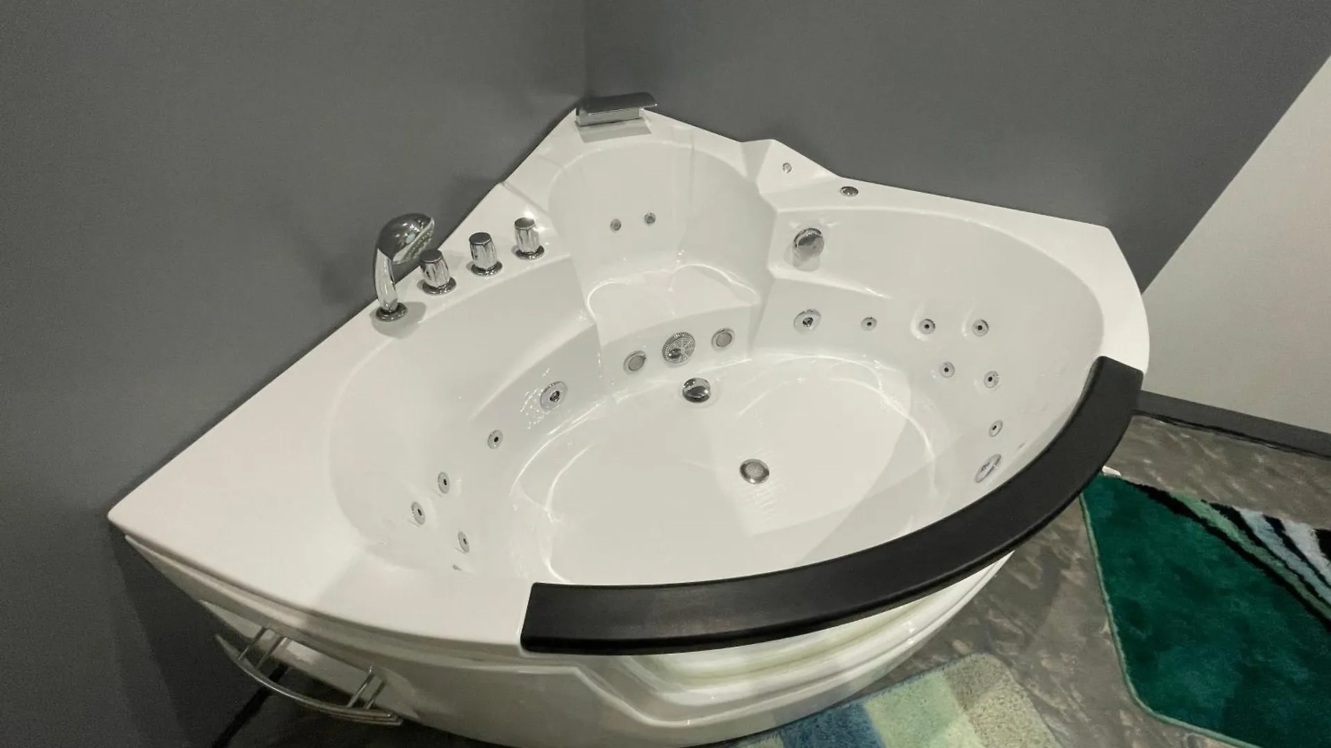Holiday home Gite 10 Personnes Ardeche Jacuzzi Saint-Apollinaire-de-Rias