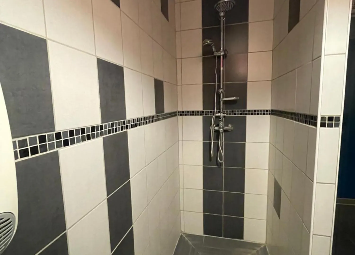 Gite 10 Personnes Ardeche Jacuzzi Saint-Apollinaire-de-Rias Holiday home